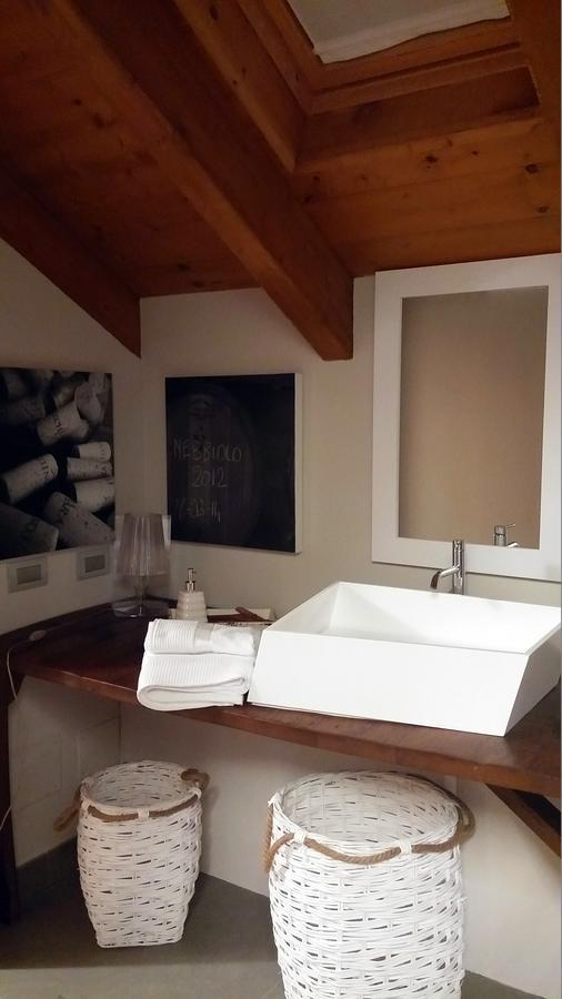 Relais Profumo Di Vino Panzió Borgomanero Kültér fotó