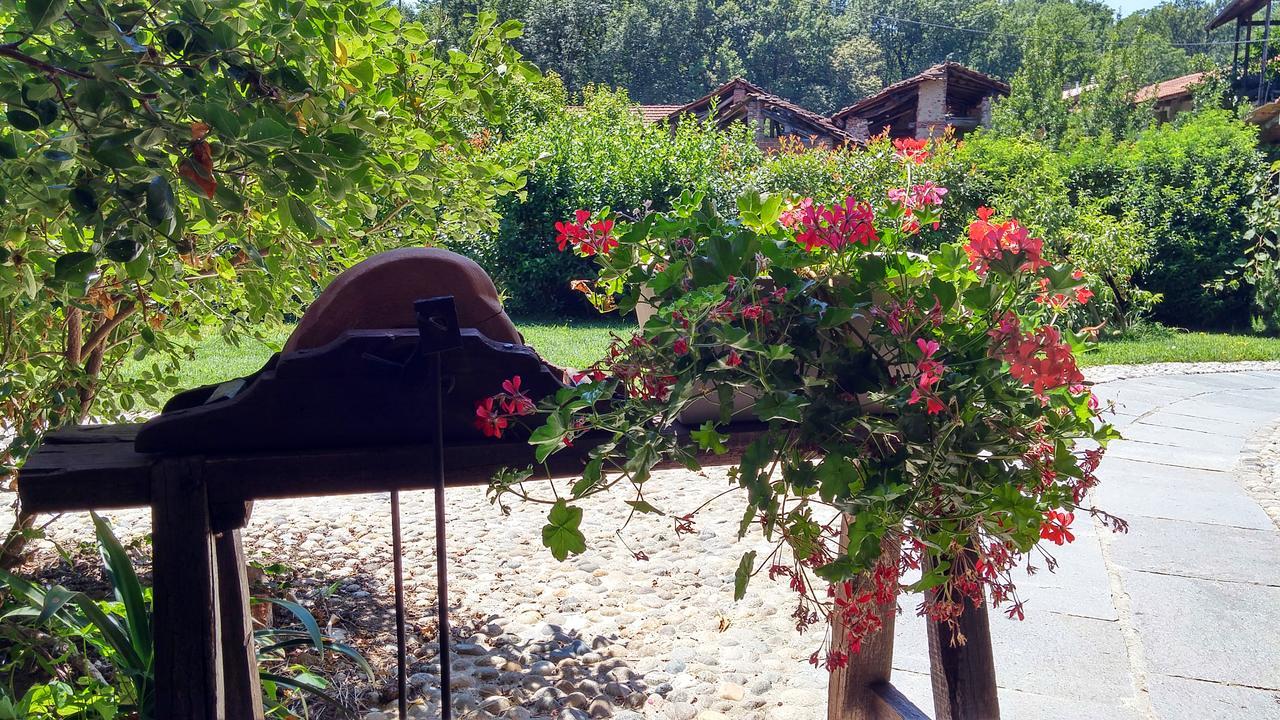 Relais Profumo Di Vino Panzió Borgomanero Kültér fotó